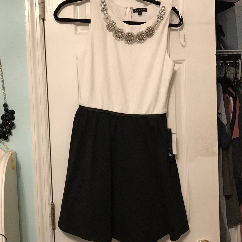 Black and white formal dress!!